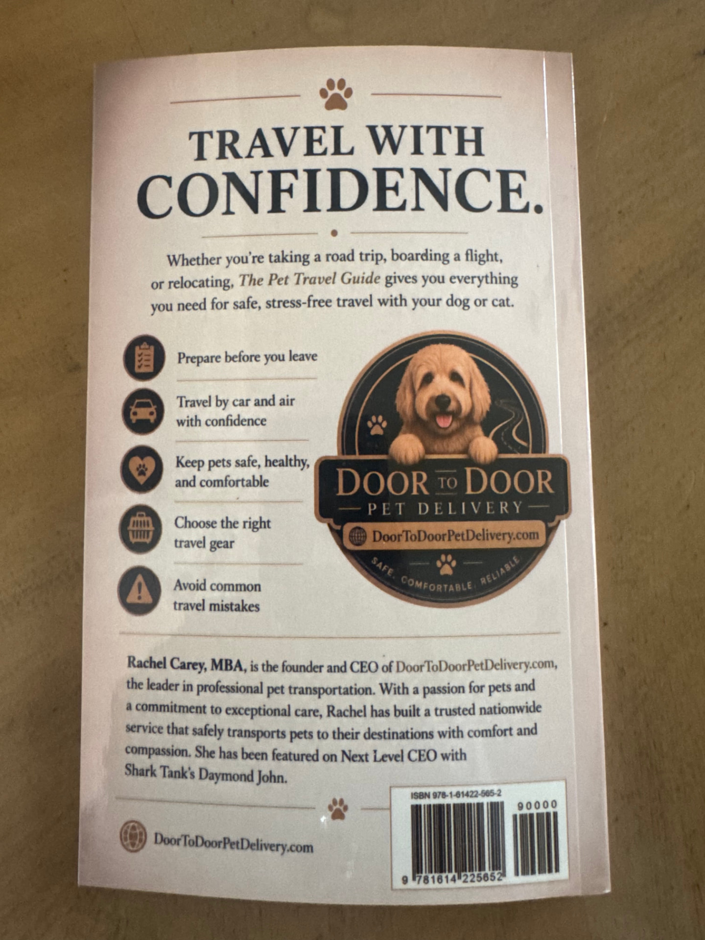 Back cover of The Pet Travel Guide, listing chapters on preparing to leave, traveling by car and air, keeping pets comfortable, and choosing travel gear.